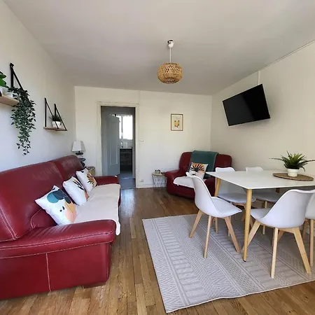 Apartment Le Logis De L'arquebuse Gare, Centre Et Cite Gastronomique