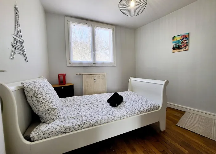 Le Logis De L'arquebuse Gare, Centre Et Cite Gastronomique アパート